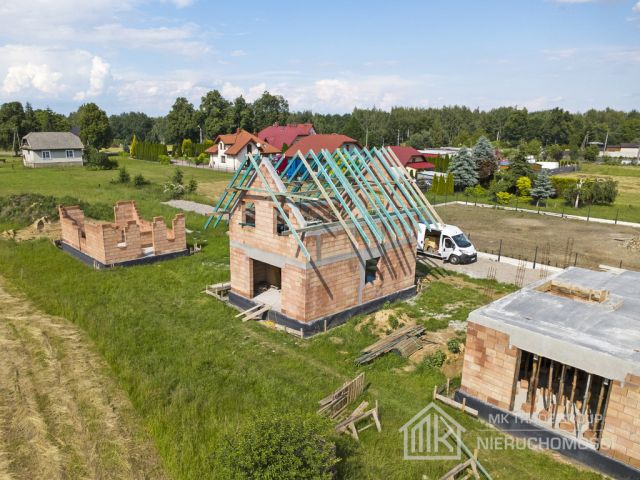 dom wolnostojący, 4 pokoje Kłaj. Zdjęcie 1