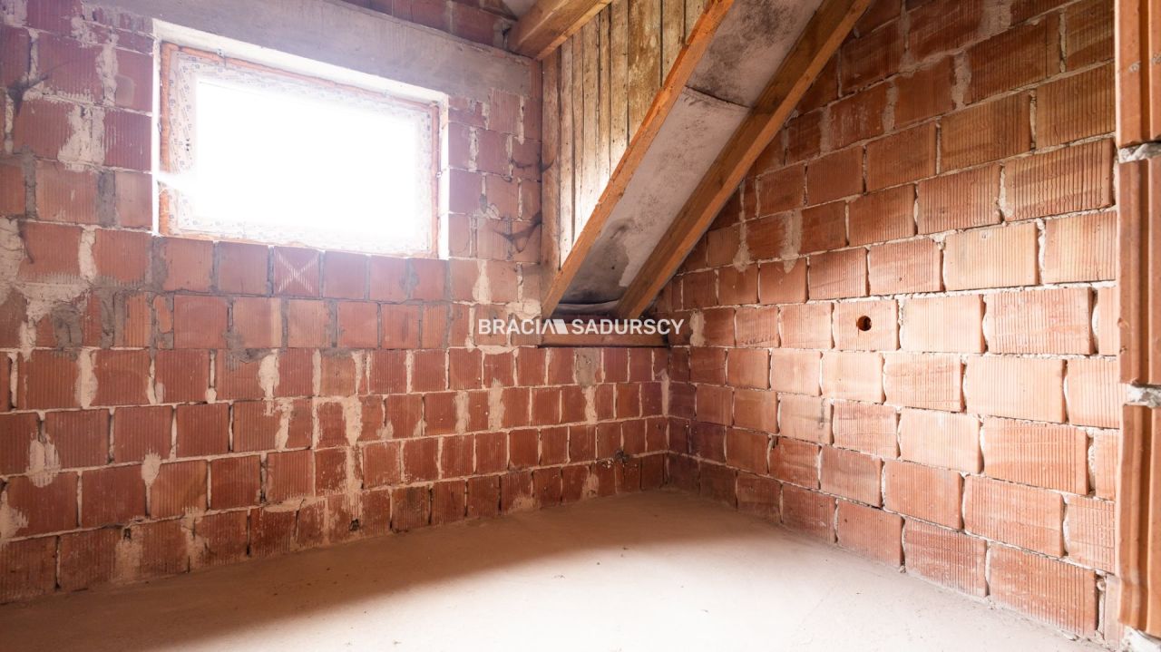 dom wolnostojący, 5 pokoi Kaszów. Zdjęcie 12