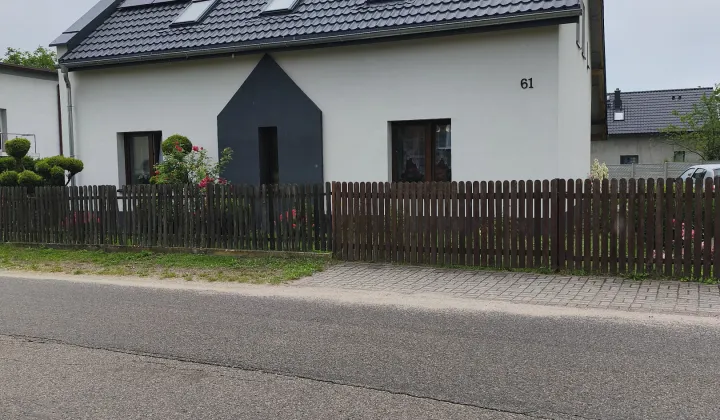 dom wolnostojący, 4 pokoje Strzebiń, ul. 1 Maja