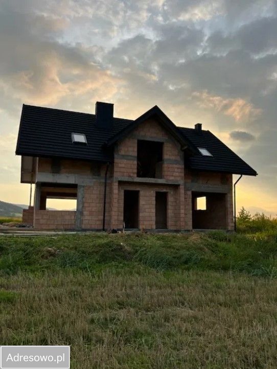 dom wolnostojący, 5 pokoi Bilsko. Zdjęcie 2