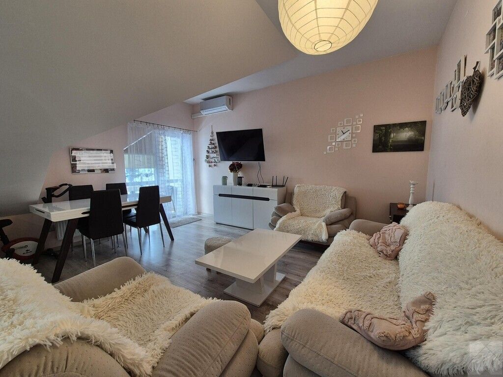 Mieszkanie 3-pokojowe Ostrów. Zdjęcie 2