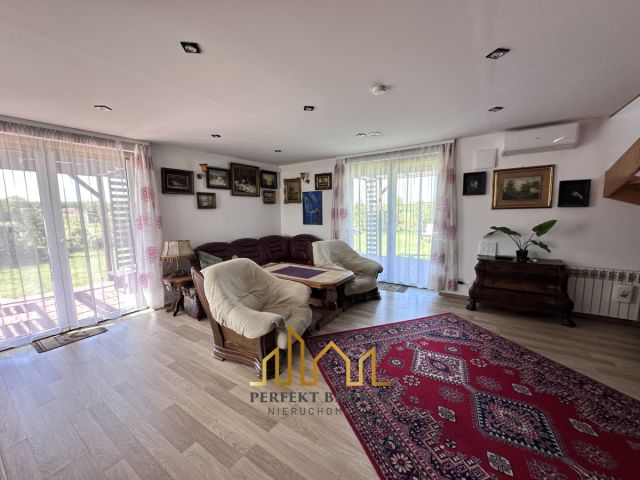 dom wolnostojący, 5 pokoi Łuszczów Drugi. Zdjęcie 4