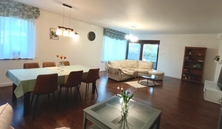 dom wolnostojący, 5 pokoi Krzyków, ul. Jarzębinowa