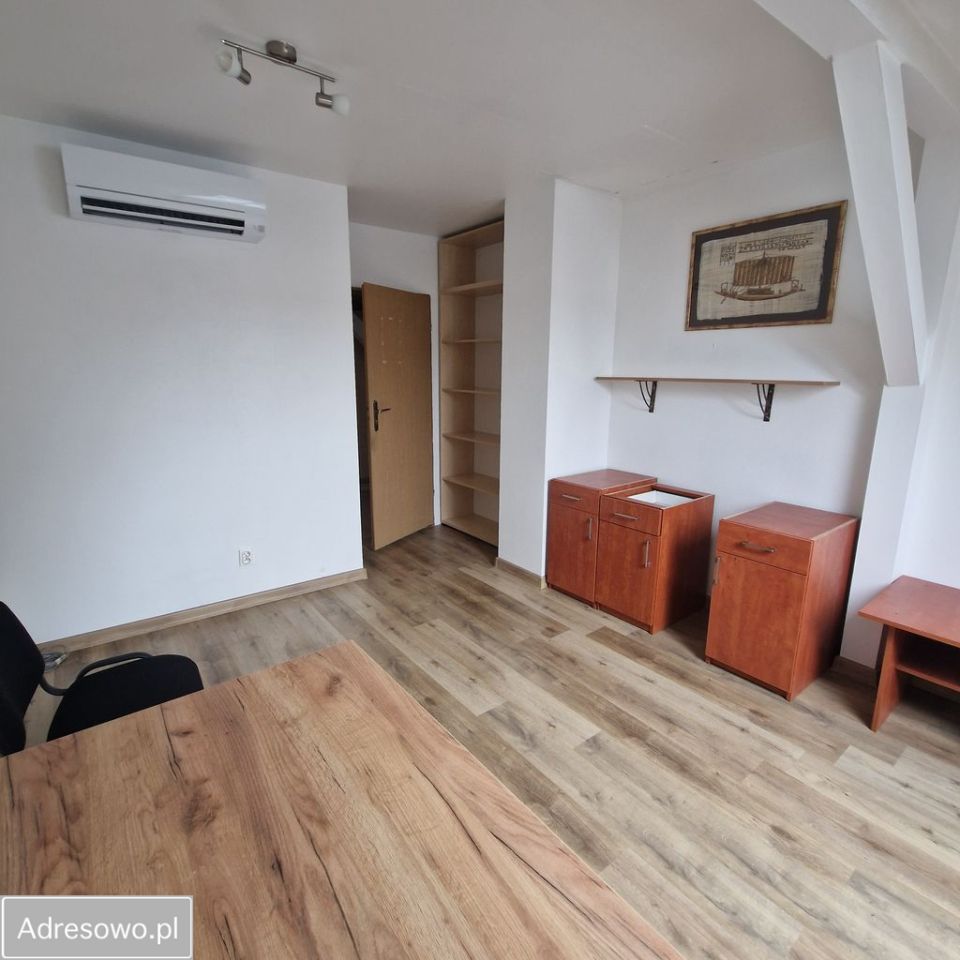 Biuro Kielce Centrum, pl. Stanisława Moniuszki. Zdjęcie 2