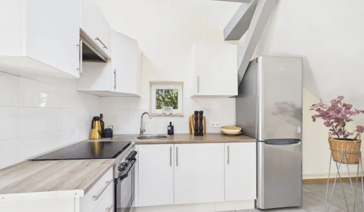 dom wolnostojący, 8 pokoi Nadarzyn, ul. Spokojna