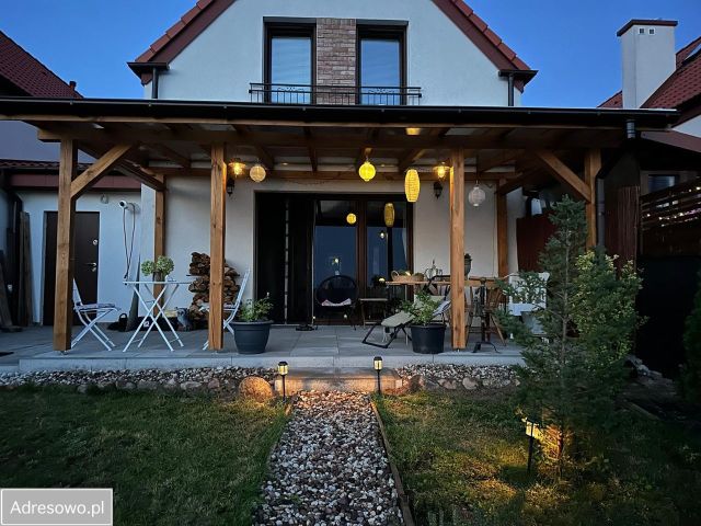 dom szeregowy, 4 pokoje Różnowo. Zdjęcie 1