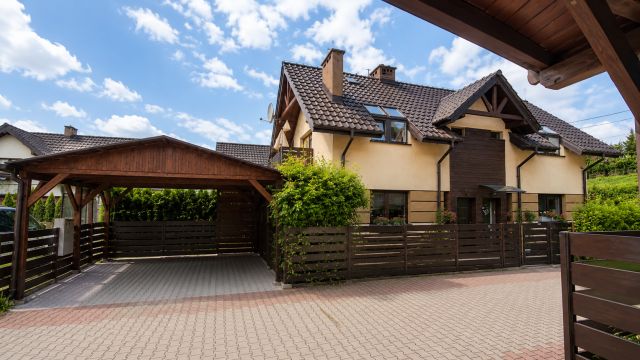 Mieszkanie 4-pokojowe Tomaszowice, ul. Spokojna. Zdjęcie 1