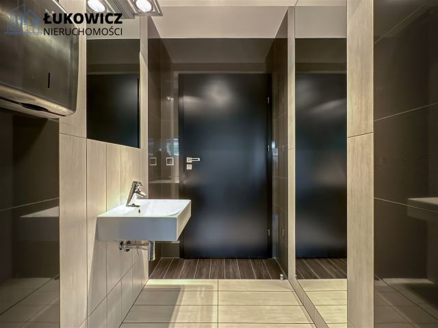 Biuro Bielsko-Biała Osiedle Karpackie. Zdjęcie 16