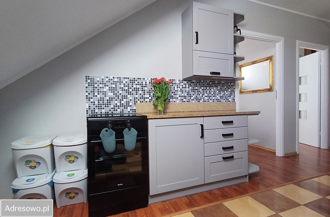 dom wolnostojący, 10 pokoi Nadole. Zdjęcie 16