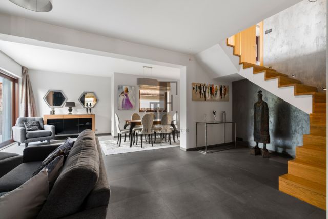 bliźniak, 5 pokoi Warszawa Wawer, ul. Jeziorowa. Zdjęcie 1