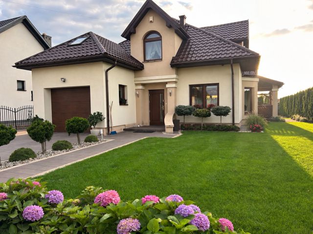 dom wolnostojący, 4 pokoje Janów, ul. Szafirowa. Zdjęcie 1