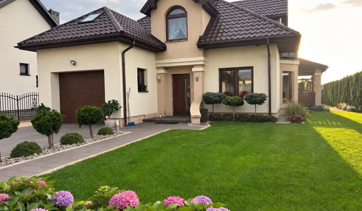 dom wolnostojący, 4 pokoje Janów, ul. Szafirowa