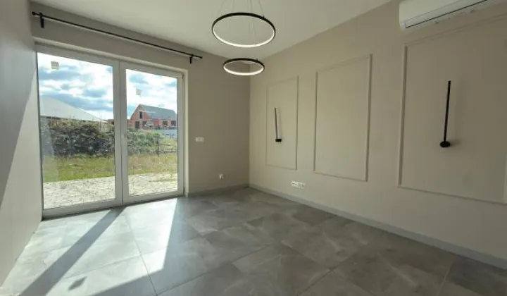 bliźniak, 5 pokoi Domasław, ul. Cynamonowa