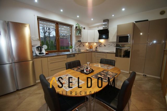 dom wolnostojący, 5 pokoi Mysłakowice. Zdjęcie 28