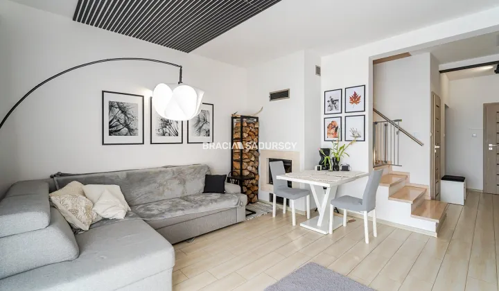 dom szeregowy, 4 pokoje Krzysztoforzyce, ul. Rozrywkowa