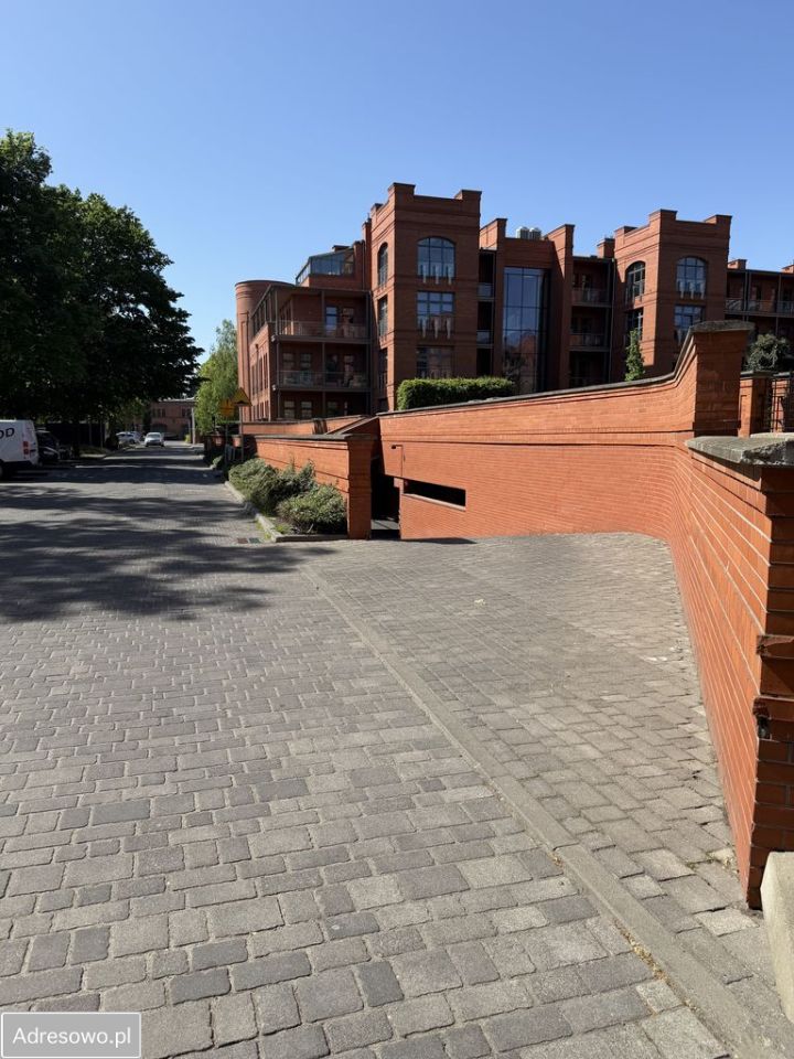 Garaż/miejsce parkingowe Poznań Grunwald, ul. Stanisława Wyspiańskiego. Zdjęcie 1