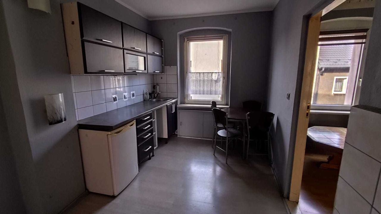 Mieszkanie 3-pokojowe Piekary Śląskie. Zdjęcie 3