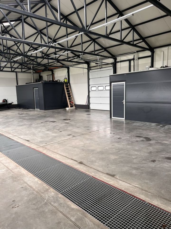 Hala/magazyn Kończyska. Zdjęcie 3