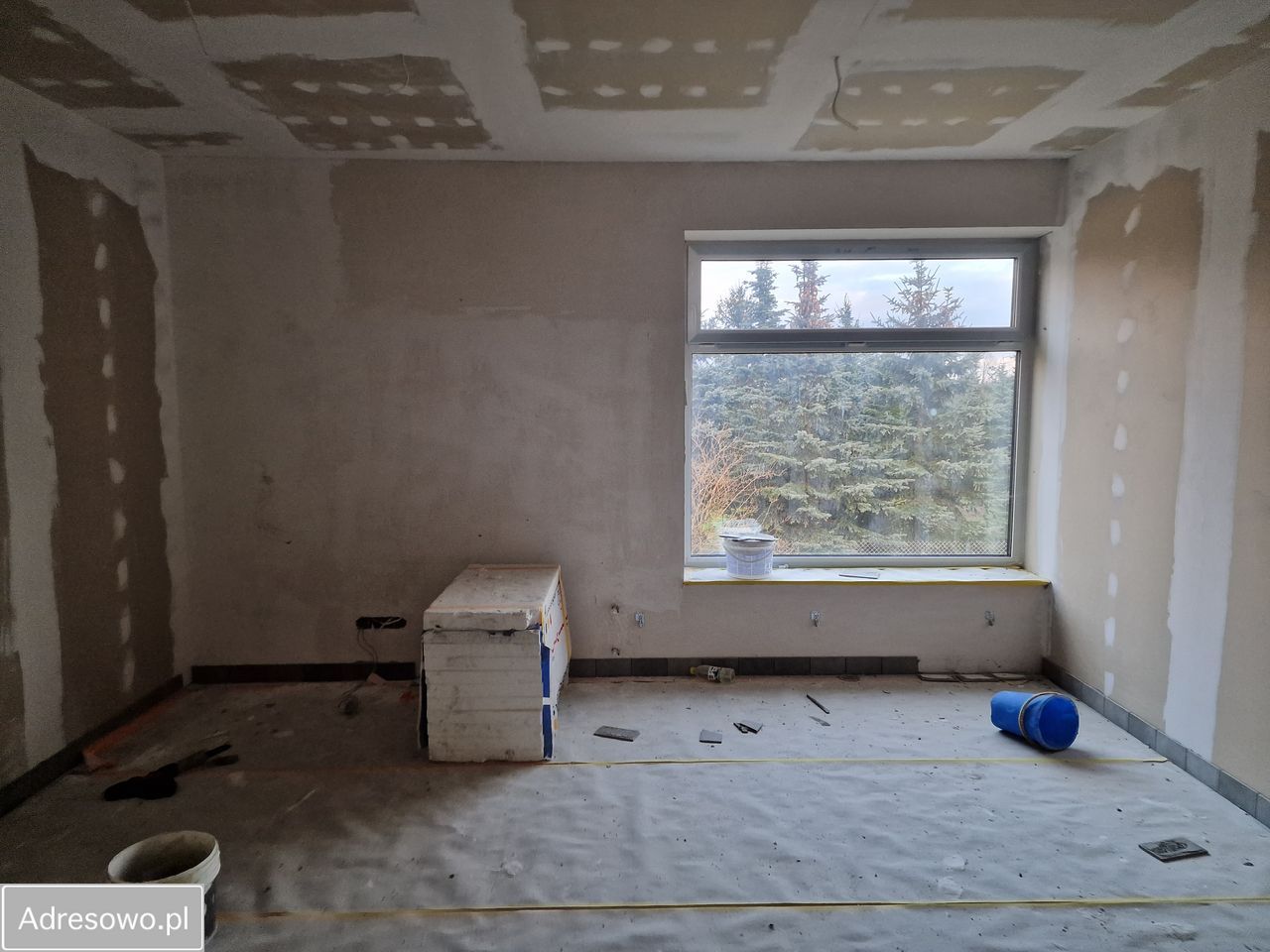 dom wolnostojący, 4 pokoje Hrud. Zdjęcie 8