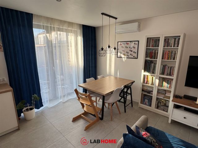 dom szeregowy, 5 pokoi Katowice Zarzecze, ul. gen. Stefana Grota-Roweckiego. Zdjęcie 7