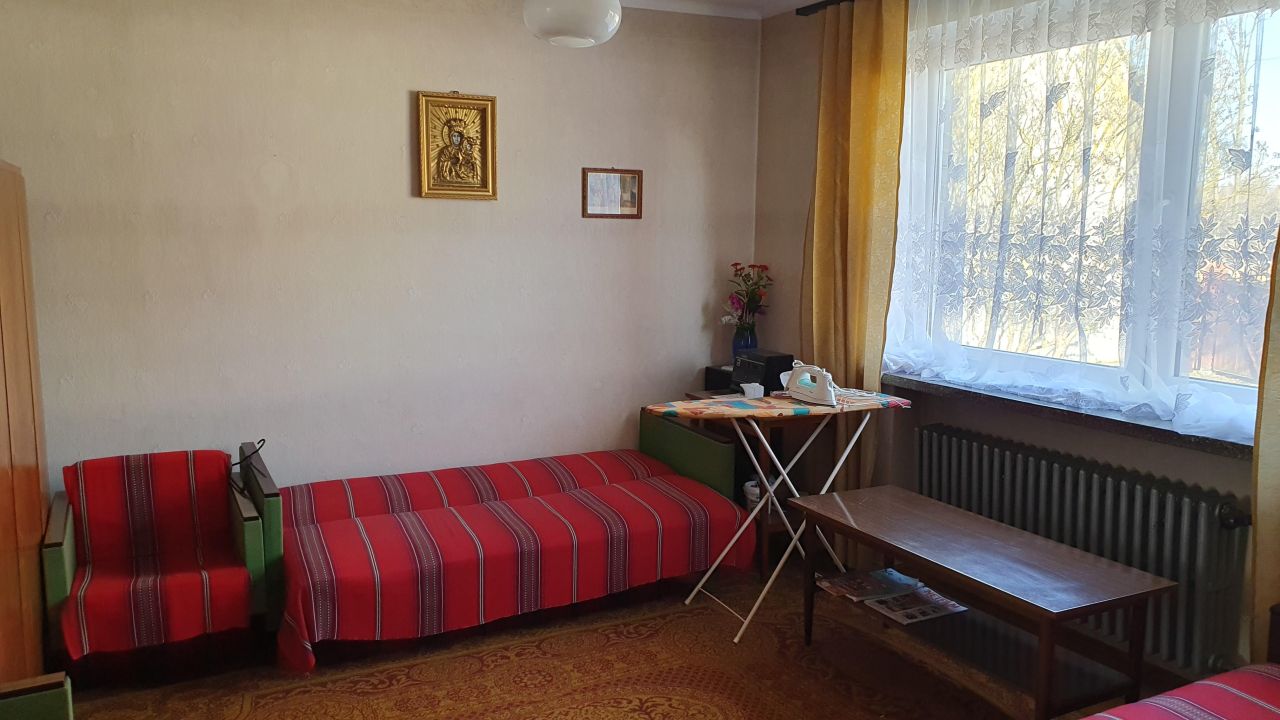 dom wolnostojący, 2 pokoje Ćmielów, ul. Stanisława Staszica. Zdjęcie 3