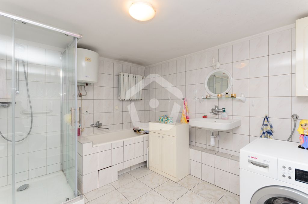 dom wolnostojący, 6 pokoi Błażowa Górna. Zdjęcie 11