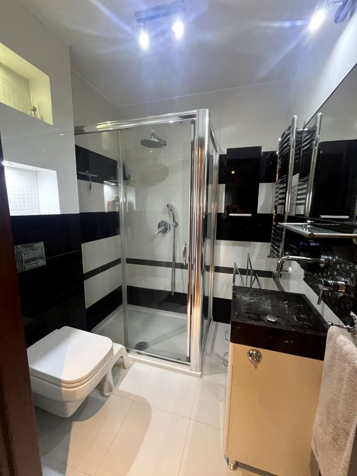 dom wolnostojący, 5 pokoi Gwizdanów. Zdjęcie 8