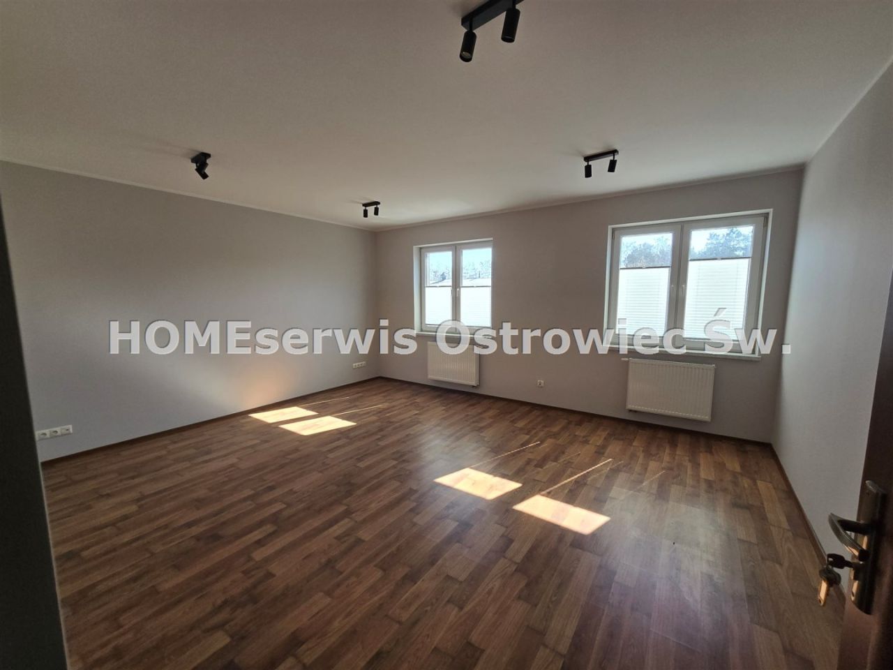 Biuro Ostrowiec Świętokrzyski Huta. Zdjęcie 8