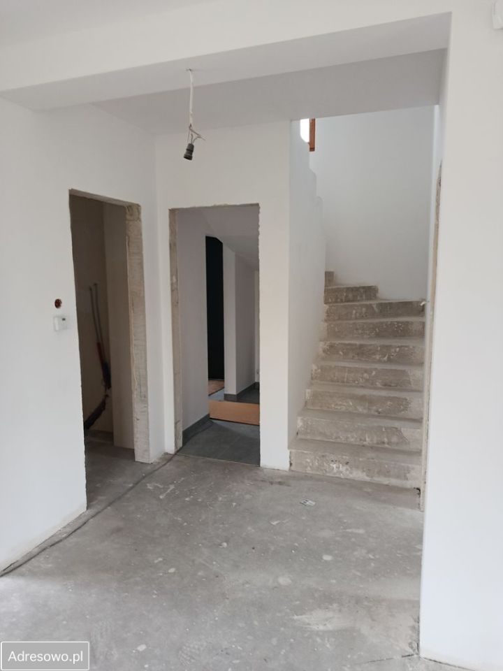 dom wolnostojący, 5 pokoi Glinianka. Zdjęcie 15