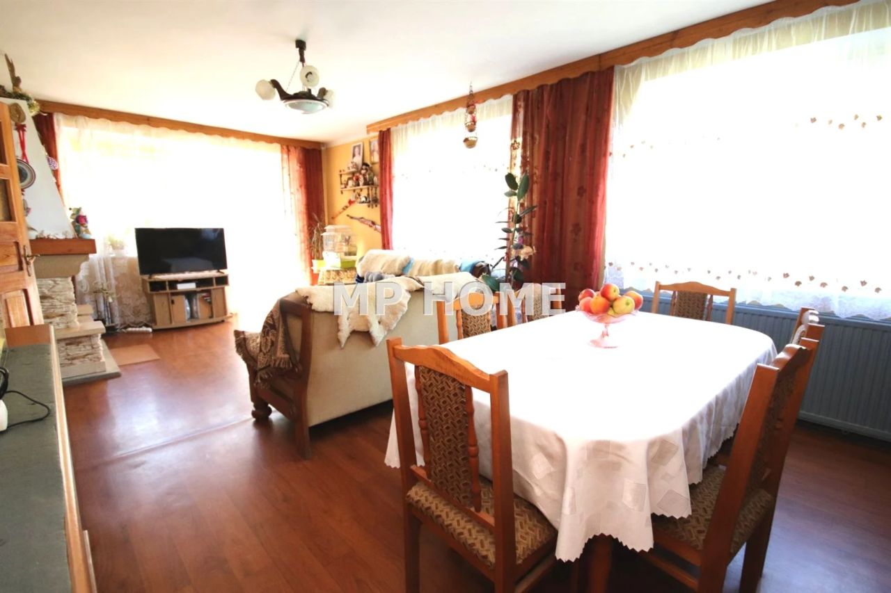 dom wolnostojący, 5 pokoi Bronów. Zdjęcie 4