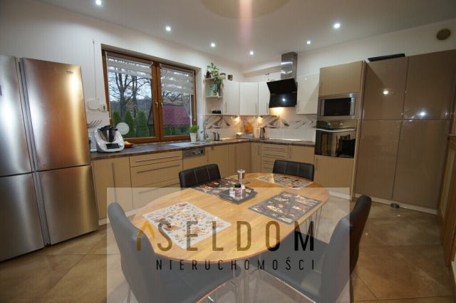 dom wolnostojący, 5 pokoi Mysłakowice. Zdjęcie 28