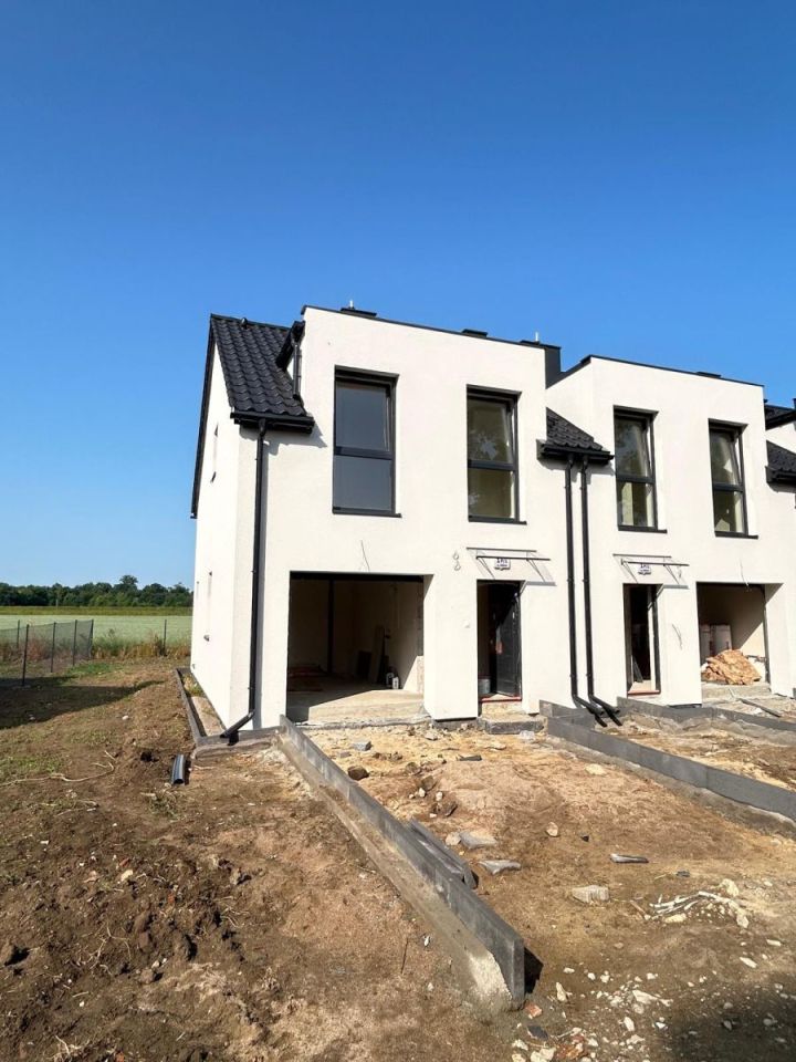 Mieszkanie 5-pokojowe Psary. Zdjęcie 3