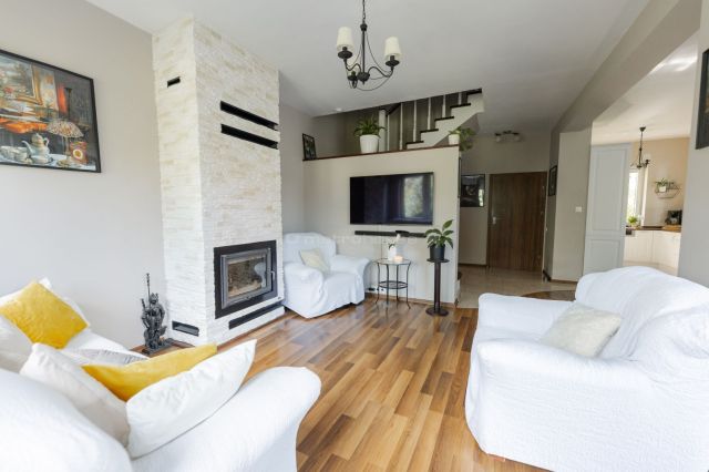 dom wolnostojący, 5 pokoi Stare Załubice. Zdjęcie 3