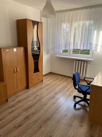 Mieszkanie 3-pokojowe Ożarów. Zdjęcie 1