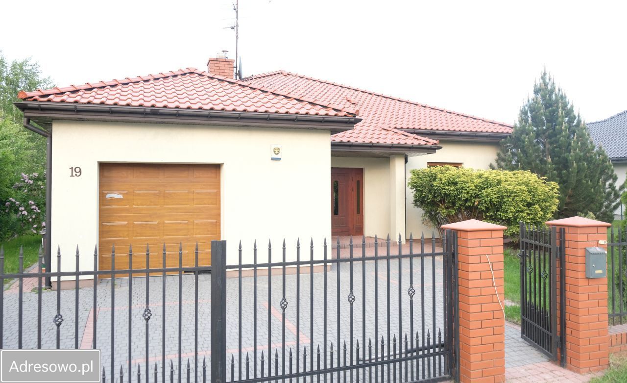 dom wolnostojący, 4 pokoje Starowa Góra, ul. Wójtowska