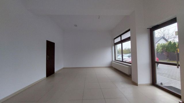 Lokal Radzymin Centrum, ul. Weteranów. Zdjęcie 1