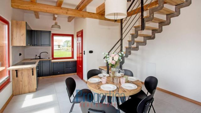 Mieszkanie 3-pokojowe Rowy. Zdjęcie 1