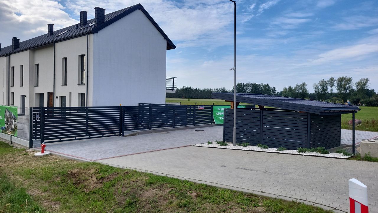 dom szeregowy, 5 pokoi Warszawice. Zdjęcie 1
