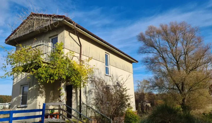 dom wolnostojący, 4 pokoje Łukęcin, ul. Polna