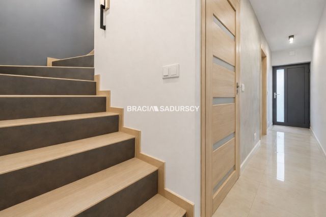 dom szeregowy, 4 pokoje Myślenice, ul. Zacisze. Zdjęcie 24