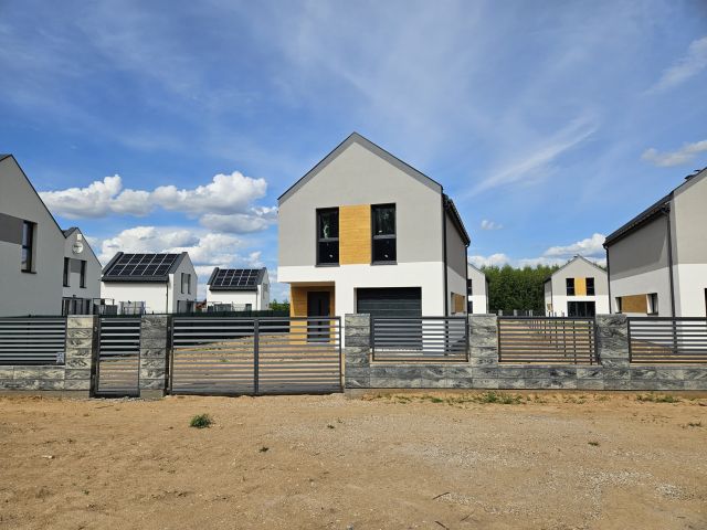 dom wolnostojący, 4 pokoje Makosieje, ul. Akacjowa. Zdjęcie 1