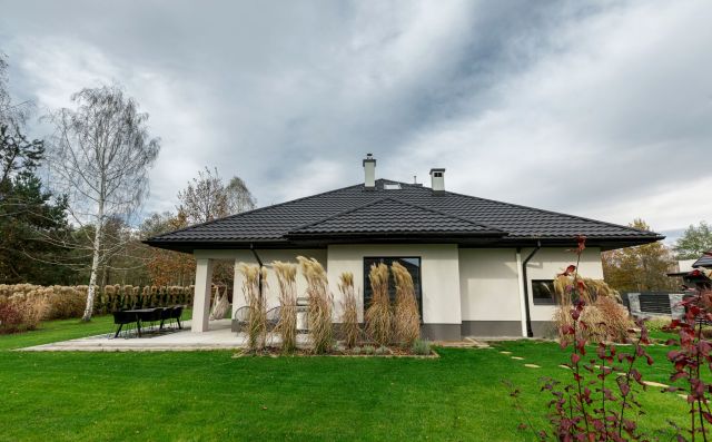 dom wolnostojący, 7 pokoi Rakszawa. Zdjęcie 1