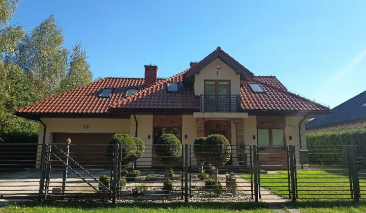 dom wolnostojący, 6 pokoi Częstochowa, ul. Małopolska