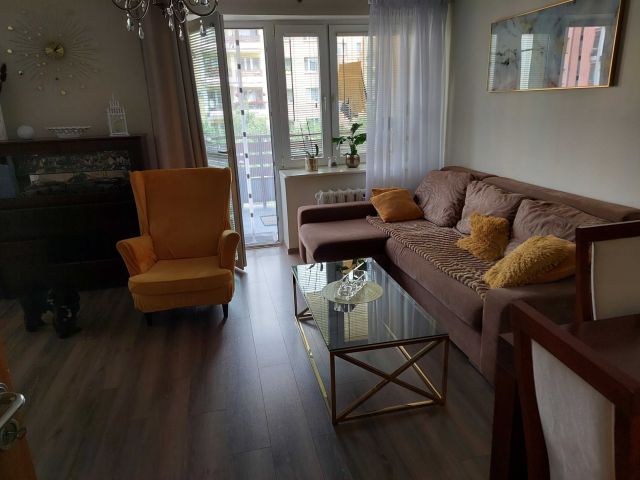 Mieszkanie 3-pokojowe Starachowice, ul. Hauke-Bosaka. Zdjęcie 1