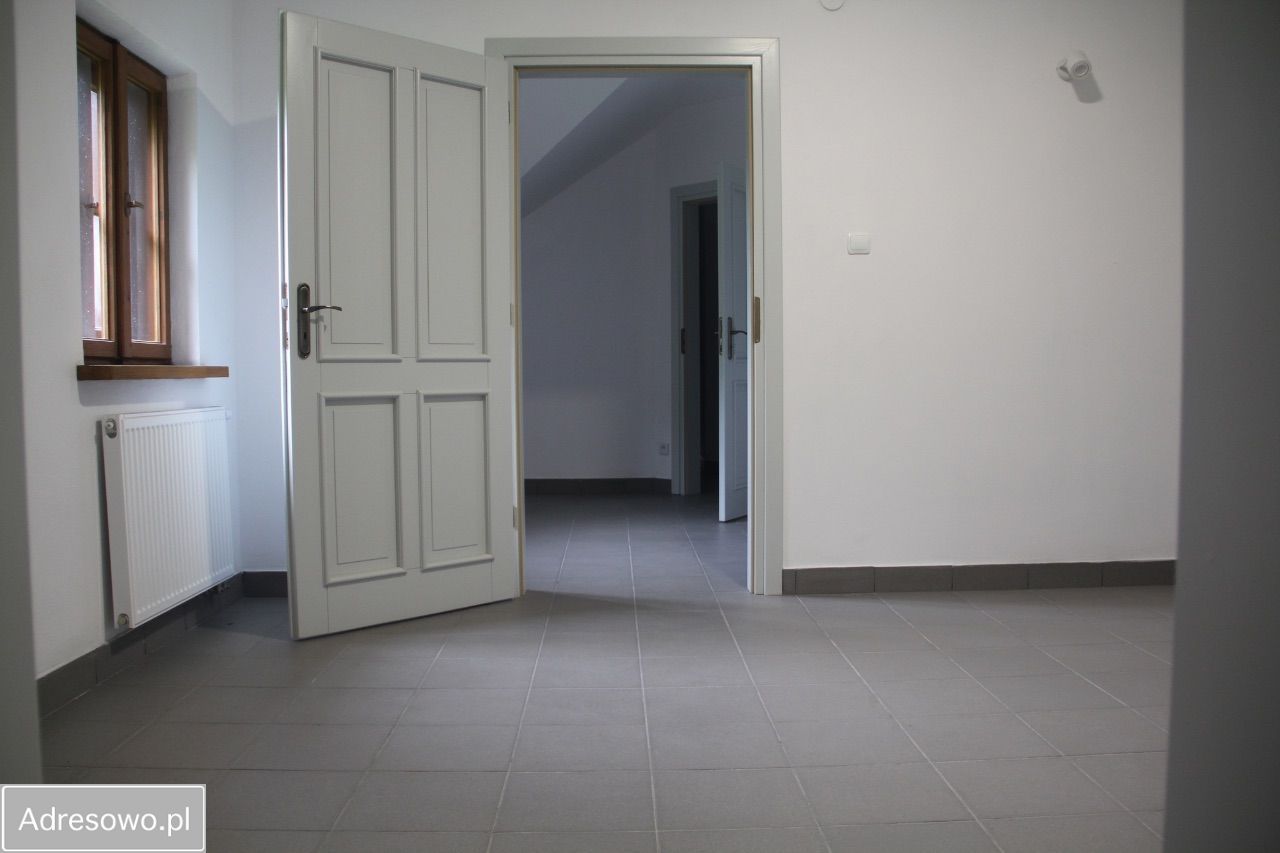 Nieruchomość komercyjna Sułoszowa. Zdjęcie 2