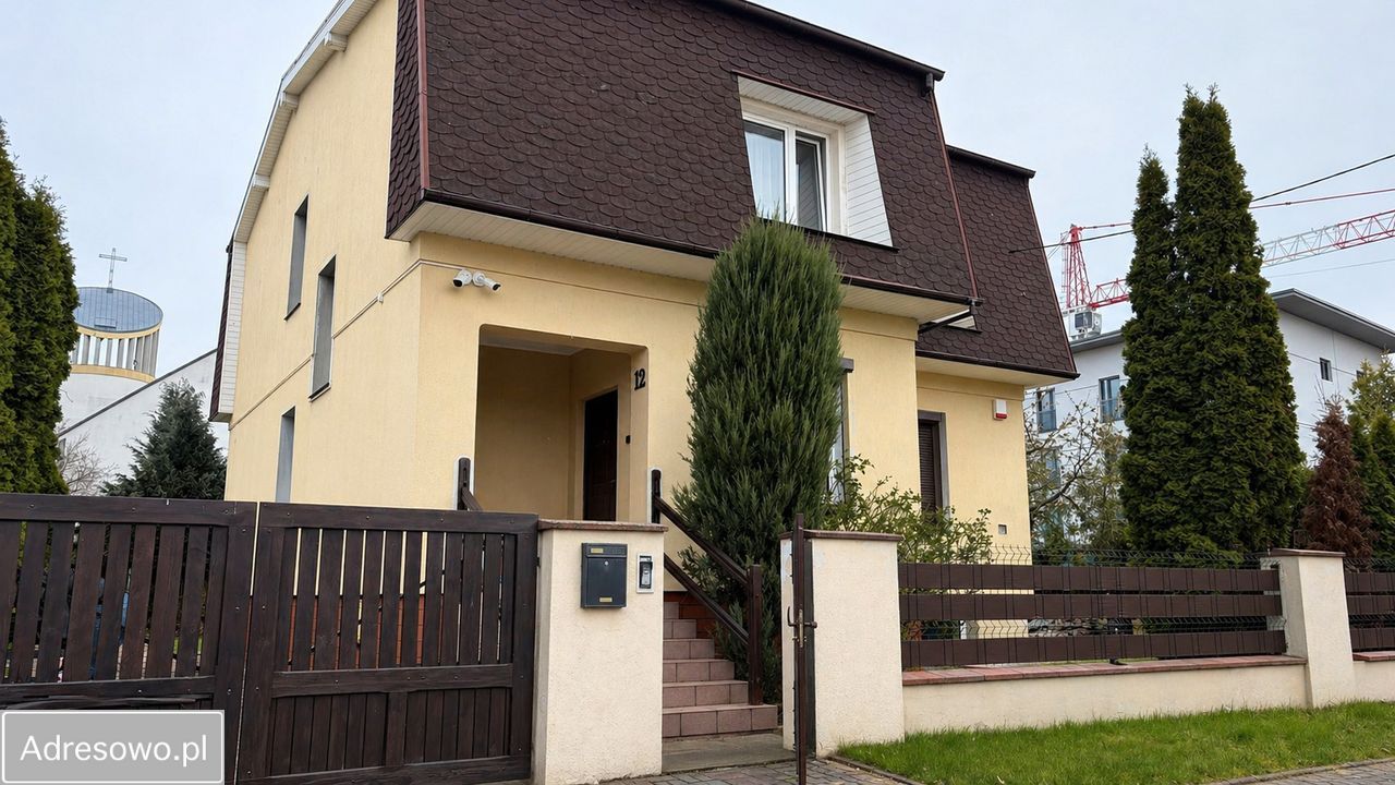 dom wolnostojący, 3 pokoje Konin, ul. Feliksa Jacolika. Zdjęcie 1