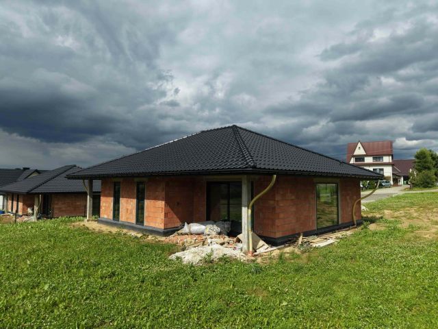 dom wolnostojący, 3 pokoje Skrzydlna. Zdjęcie 1