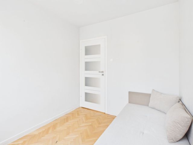 Mieszkanie 3-pokojowe Gdynia, ul. adm. J. Unruga. Zdjęcie 4