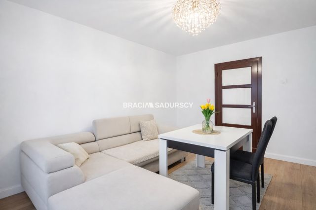 Mieszkanie 4-pokojowe Myślenice. Zdjęcie 2