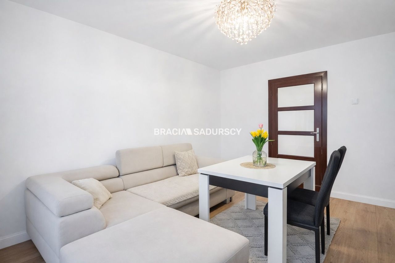 Mieszkanie 4-pokojowe Myślenice, os. Tysiąclecia. Zdjęcie 2